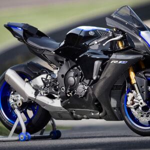 YAMAHA R1M